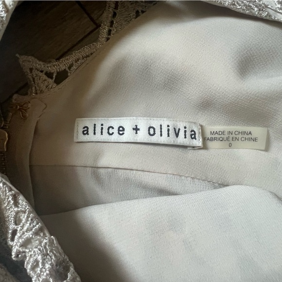 Alice + Olivia Amea metallic lace sheath dress size 0 - Picture 7 of 10